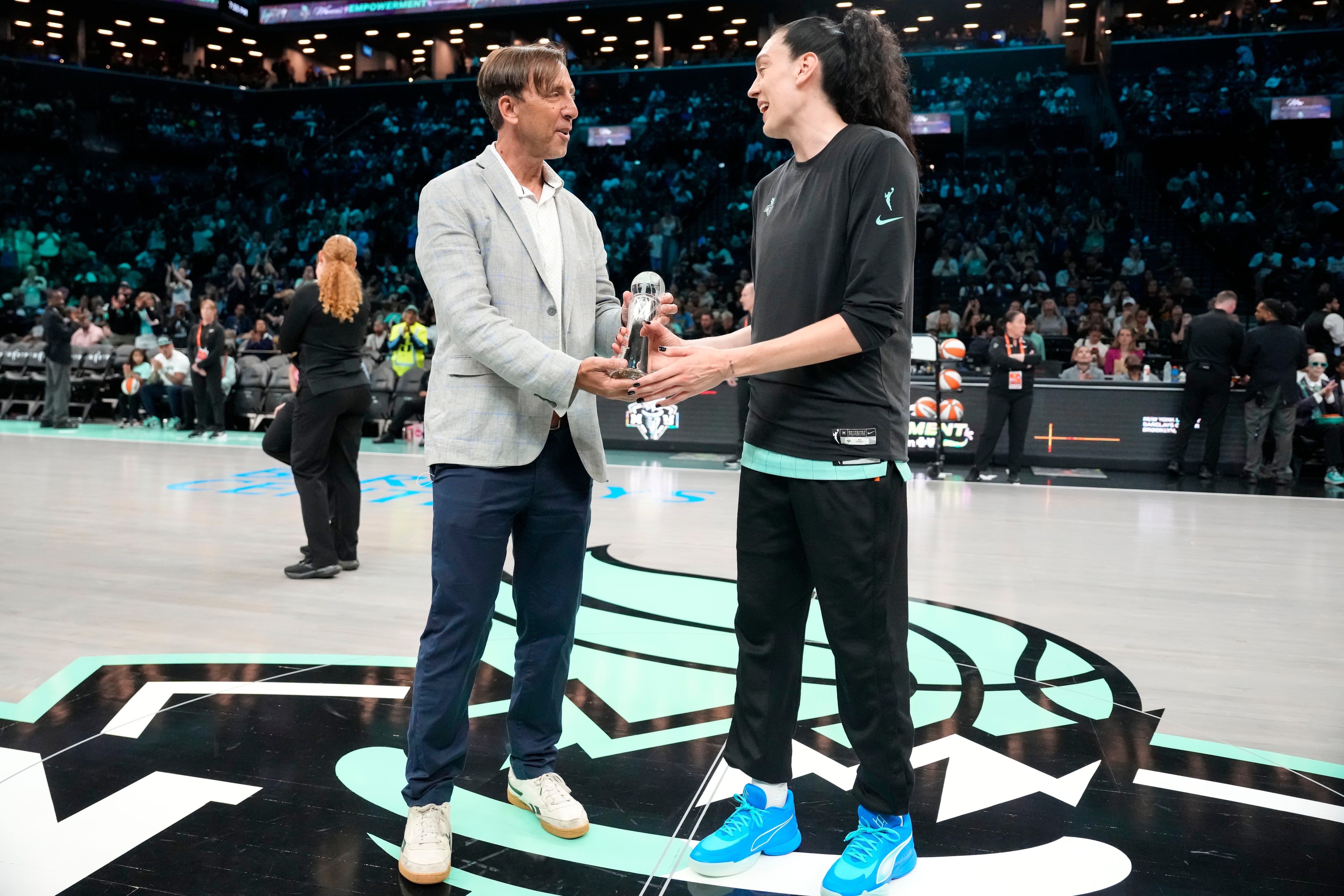 AP Recognizes Breanna Stewart Among Greatest Women's College Players in 50 Years of Top 25 Poll