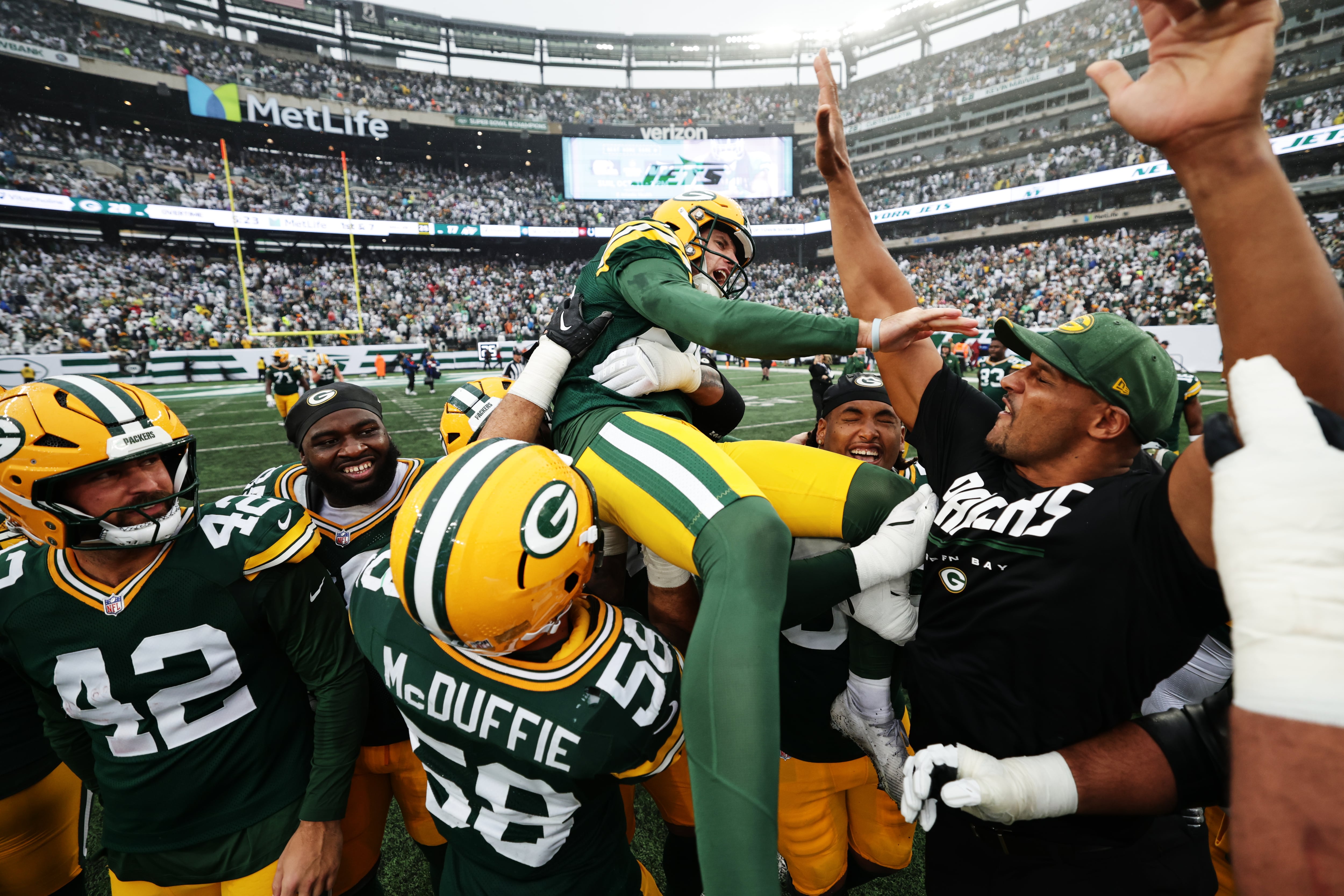 Packers Overcome Deficit, Win in Overtime Against Jets
