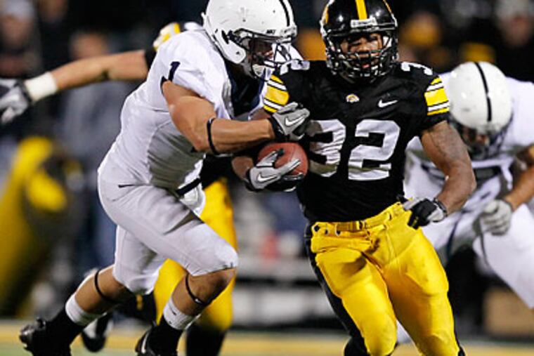 Nick Sukay (left) is the third Penn State starter to suffer a season-ending injury in recent weeks. (Charlie Neibergall/AP file photo)
