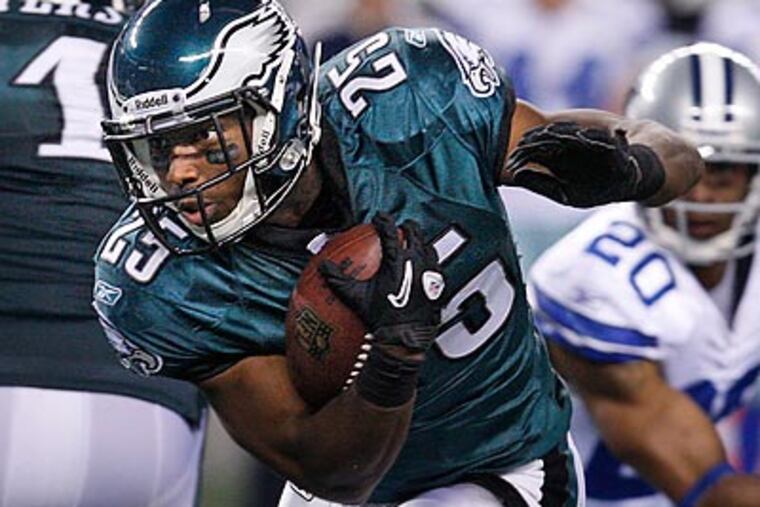 Don't expect Andy Reid to change his pass-first ways despite LeSean McCoy's production. (Ron Cortes/Staff Photographer)