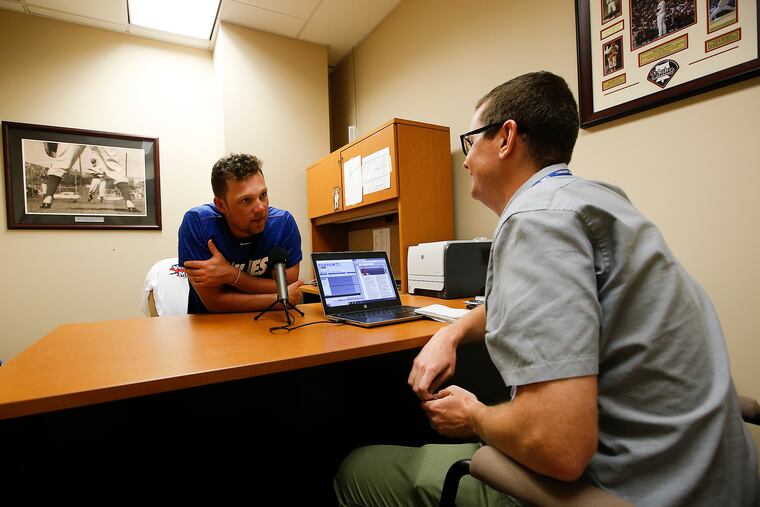 Rhys Hoskins joined the Inquirer's Matt Breen to talk about shoveling snow and walk-up music.