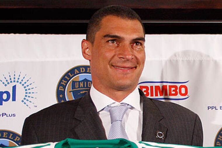 Faryd Mondragon is the Union's highest-paid player, but he makes less than some Galaxy players. (David Maialetti/Staff file photo)