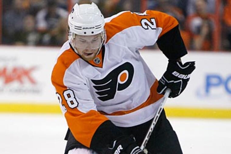 Claude Giroux broke a season-high 10-game goal-scoring drought against the Thrashers. (Matt Slocum/AP file photo)