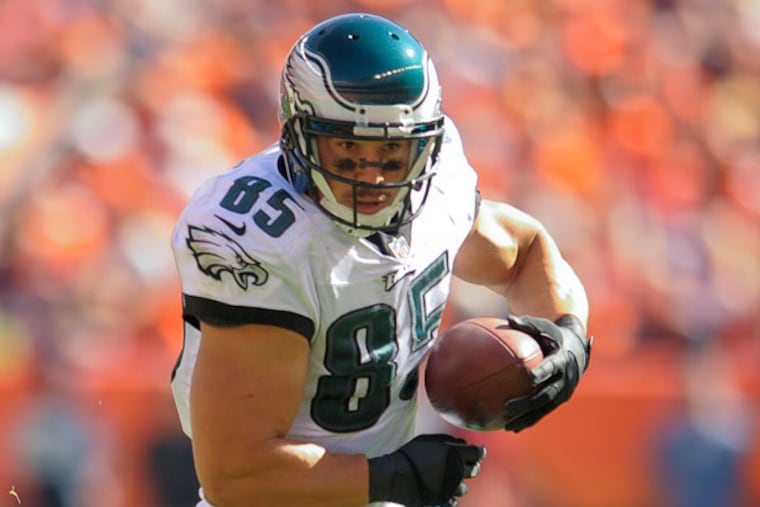 Eagles tight end James Casey. (Jack Dempsey/AP file)