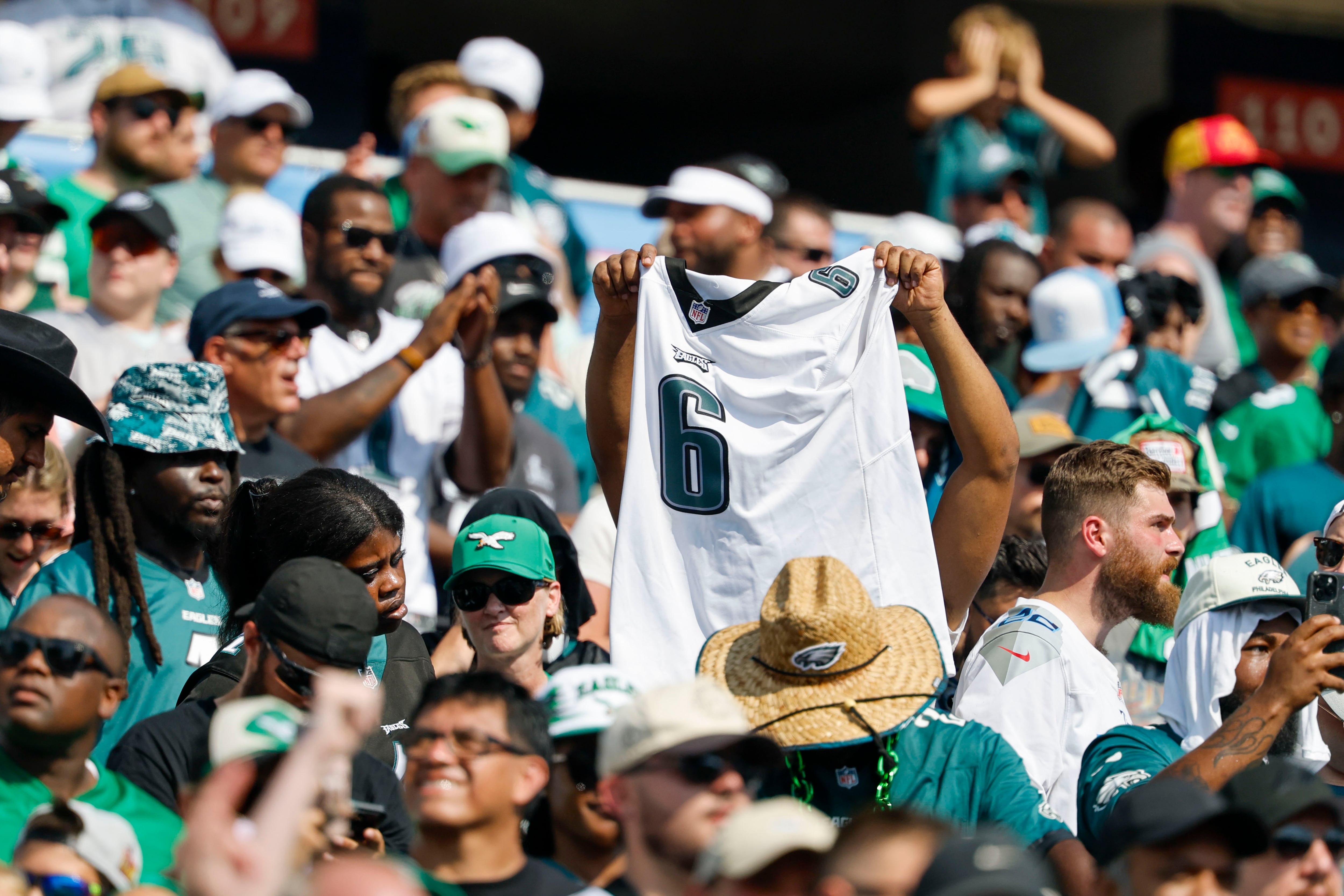 ‘The biggest catch of his life’ for Darius Cooper, Drew Brees’ Jalen Hurts take, and more from the Eagles-Titans broadcast