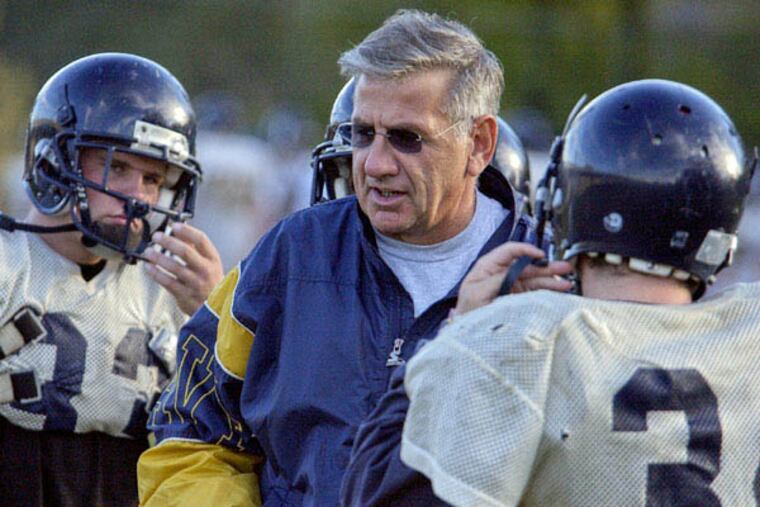 Bob Barikian, here at a 2004 practice, says the Thanksgiving series with Sterling and the festivities that are included make the occasion "a holiday." (AKIRA SUWA / Staff Photographer)