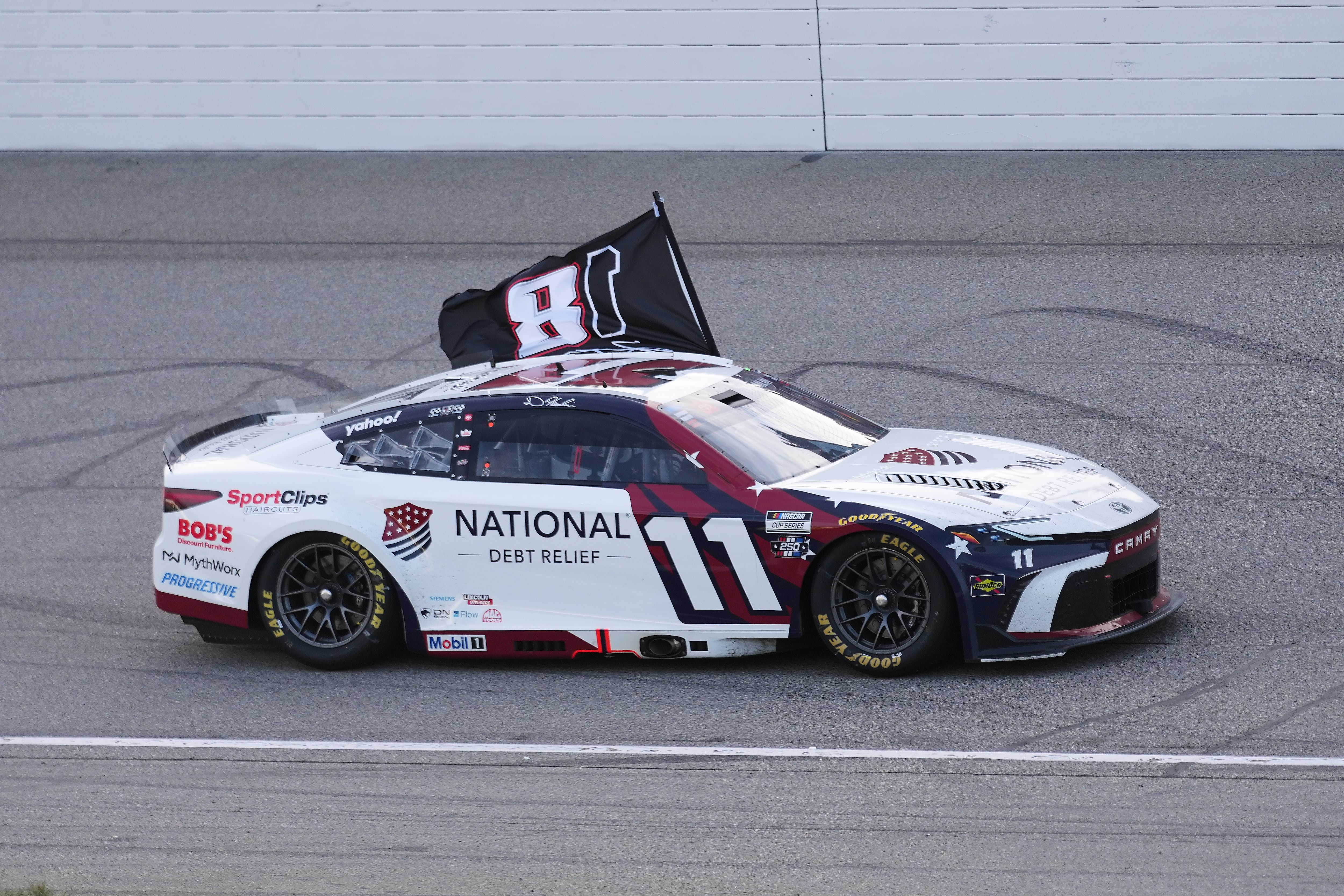 Hamlin Ties Busch's Career Wins, Dedicates Michigan Victory to Fellow Driver