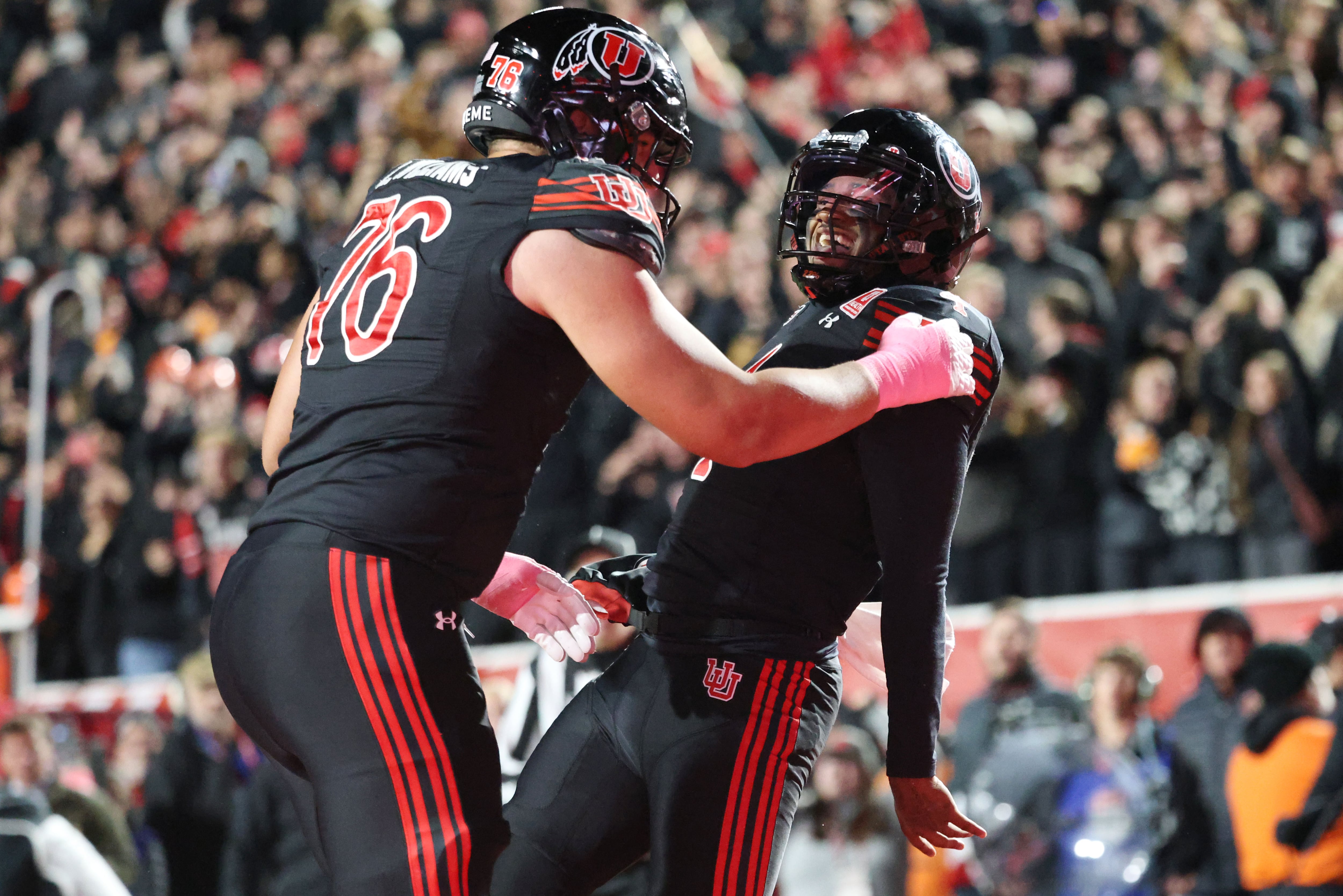 Dampier runs wild, No. 10 Utah holds off No. 14 Houston 21-13 to remain undefeated