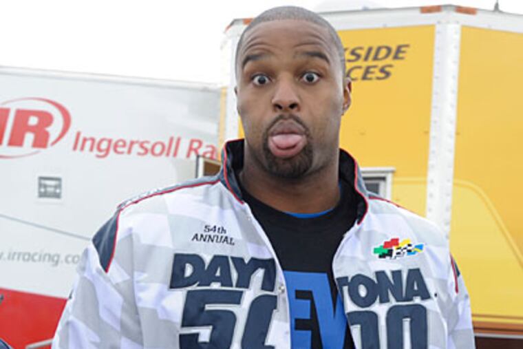 Giants defensive end Osi Umenyiora re-ignited his Twitter fight with LeSean McCoy on Sunday. (Phelan M. Ebenhack/AP Photo)