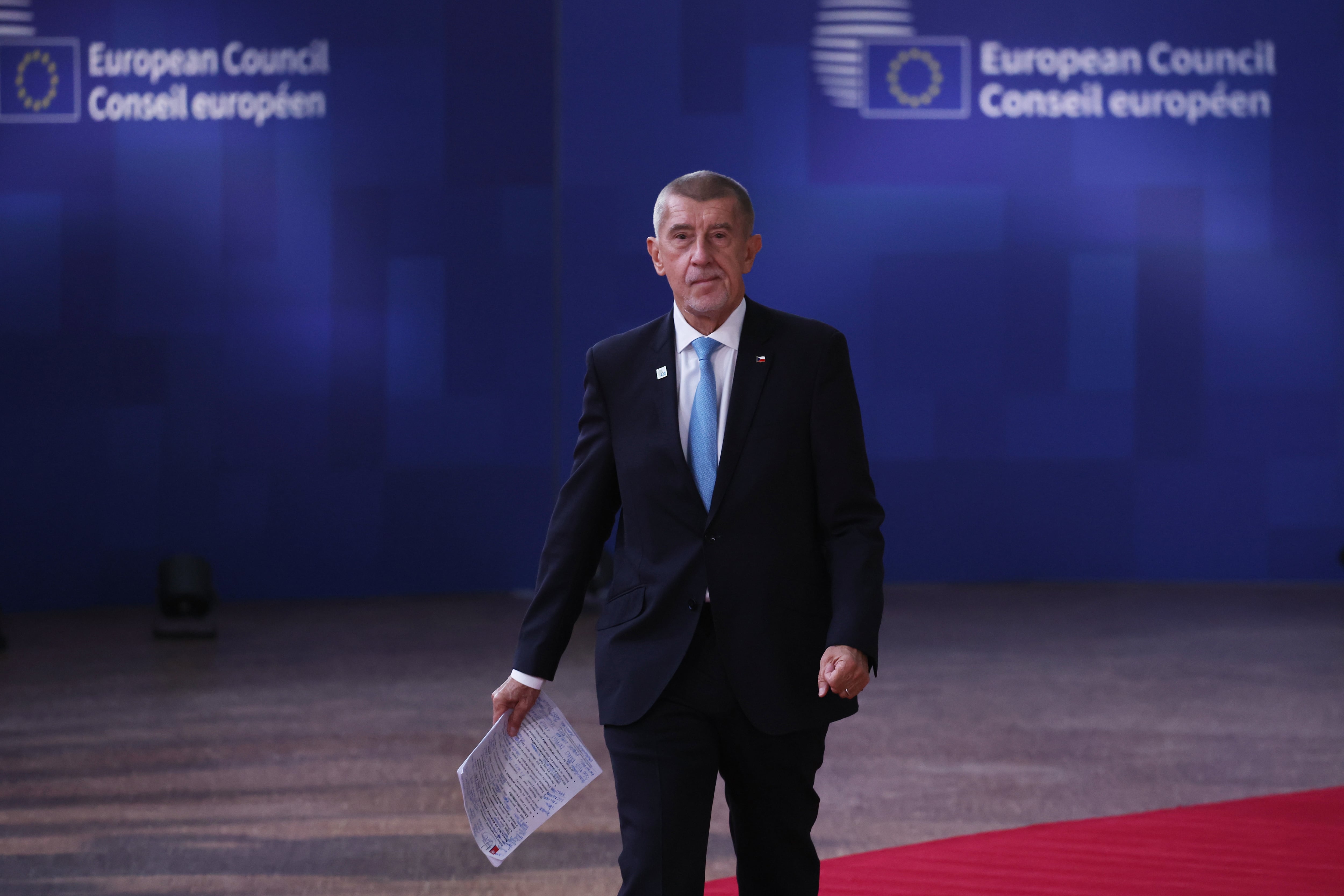 Pro-Western opposition keeps control of Czech Senate after big election gains