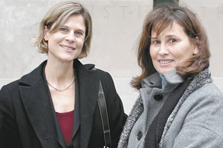FBI agent Vicki Humphreys and former FBI agent Kathy McAfee posed outside the Federal Court, during lunch break at trial of former State Sen. Vincent J. Fumo and Ruth Arnao. ( Tom Gralish / Staff Photographer )