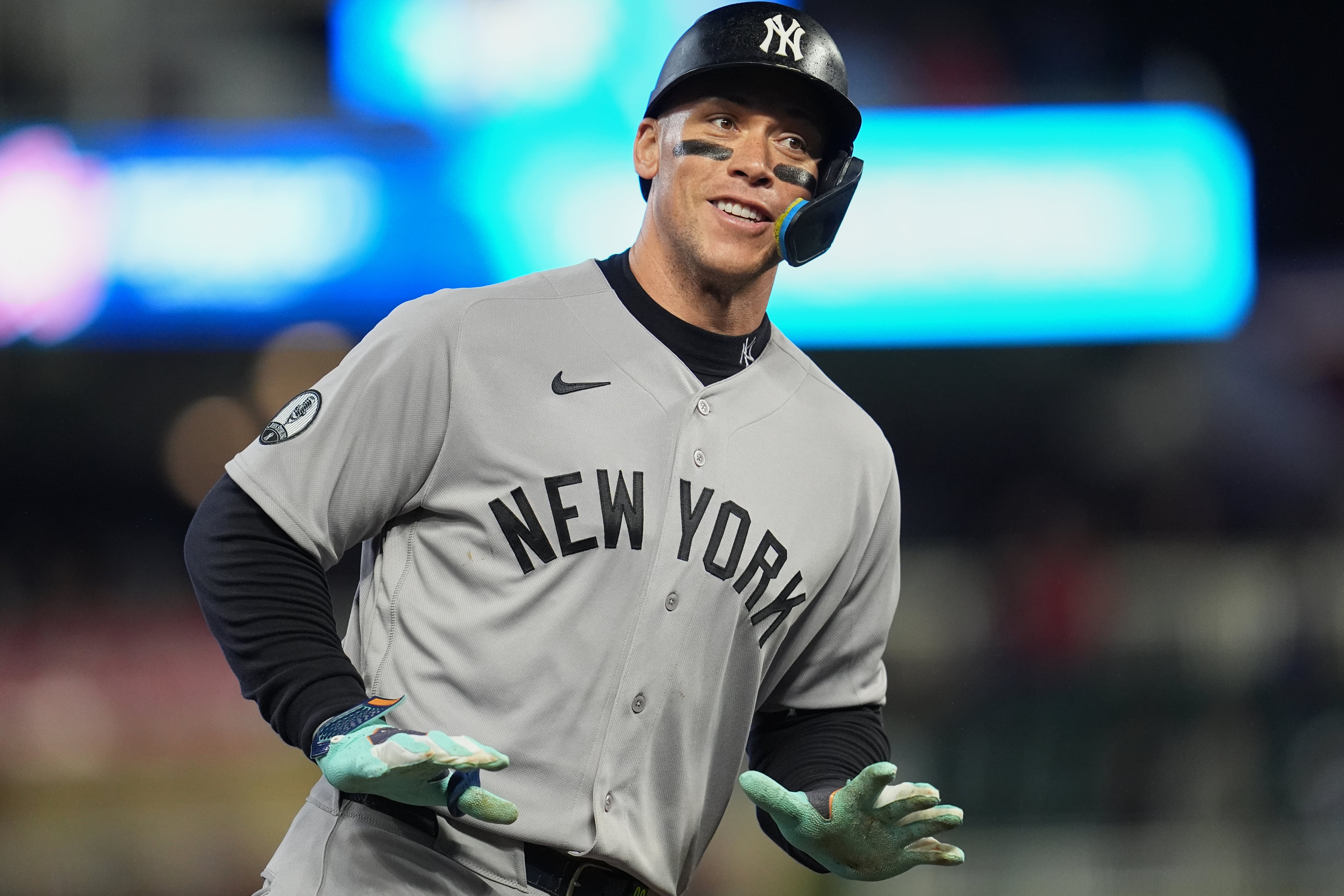 Judge hits first homer since May 24 as Yankees clinch record 61st postseason berth, 9th in 10 years