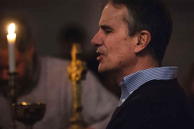 Pastor Rod White of Circle of Hope Church on South Broad Street leads his congregation in a Lenten worship service focusing on light and darkness. Sunday, March 30, 2014, Philadelphia, PA. (Matthew Hall/Staff Photographer)