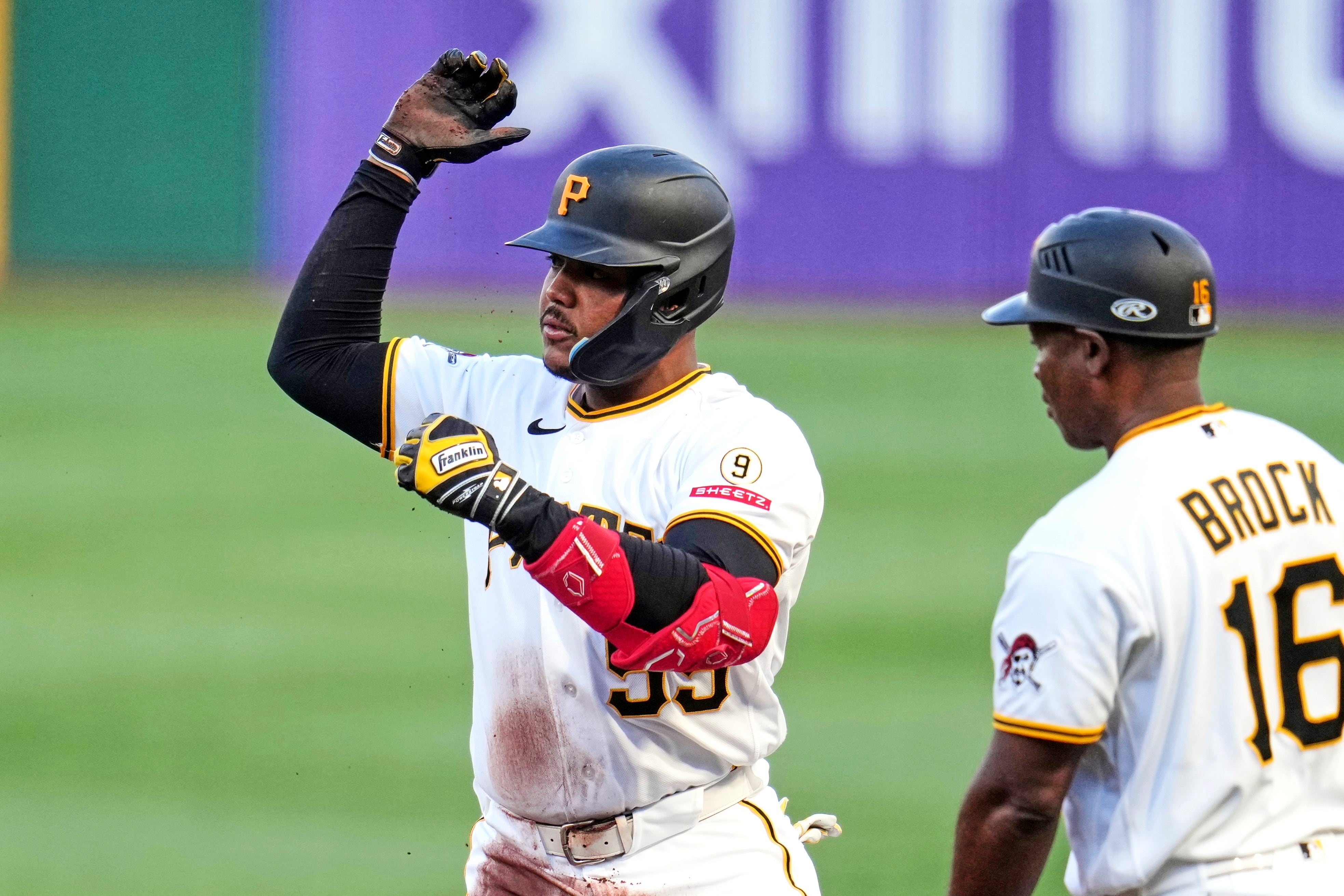 Pirates' Ashcraft, Rodriguez, and O'Hearn dismantle AL West-leading Mariners 11-1