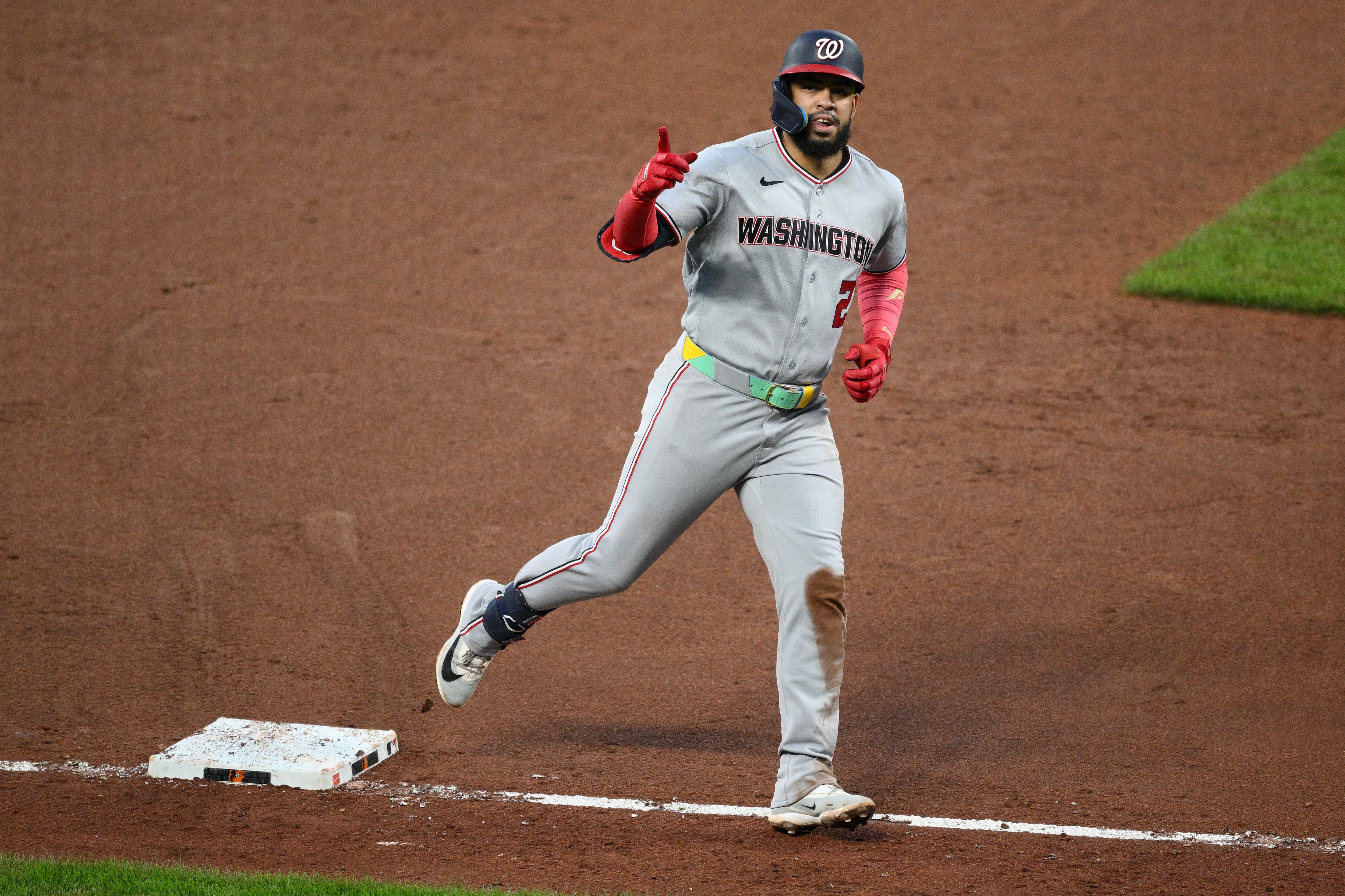 Daylen Lile's RBI single in 10th lifts Nationals over Orioles, 4-3
