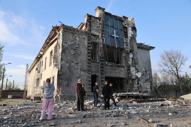 В результате российских атак погибли по меньшей мере двое: Украина нанесла удар по российскому заводу по производству дронов