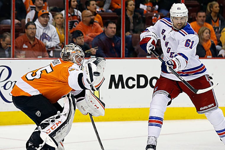 Flyers goalie Steve Mason. (Yong Kim/Staff Photographer)