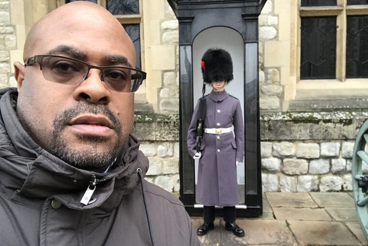Sixers beat writer Keith Pompey takes a selfie with a guard who almost surely has selfie fatigue. Keith Pompey / Staff