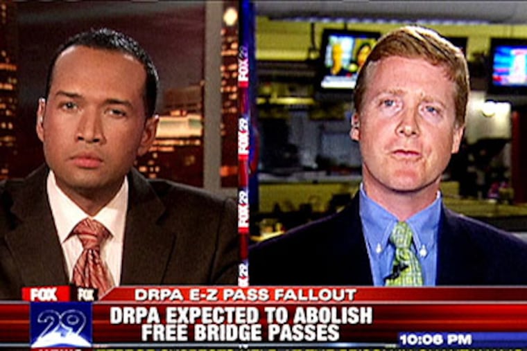 Thomas Drayton of Fox News (left) and Chris Freind of FreindlyFireZone.com chat. (Fox 29)