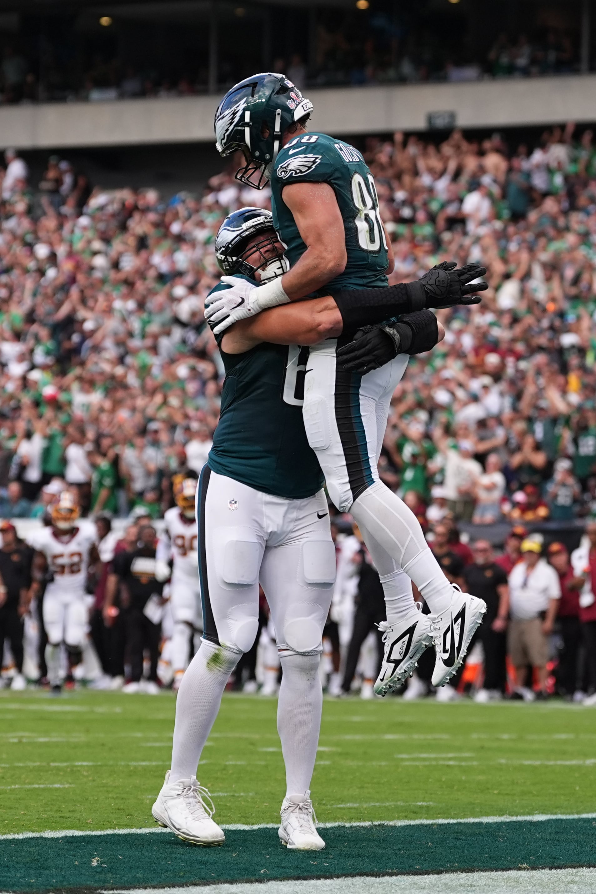 Eagles All-Pro offensive lineman Lane Johnson retires after 14 seasons