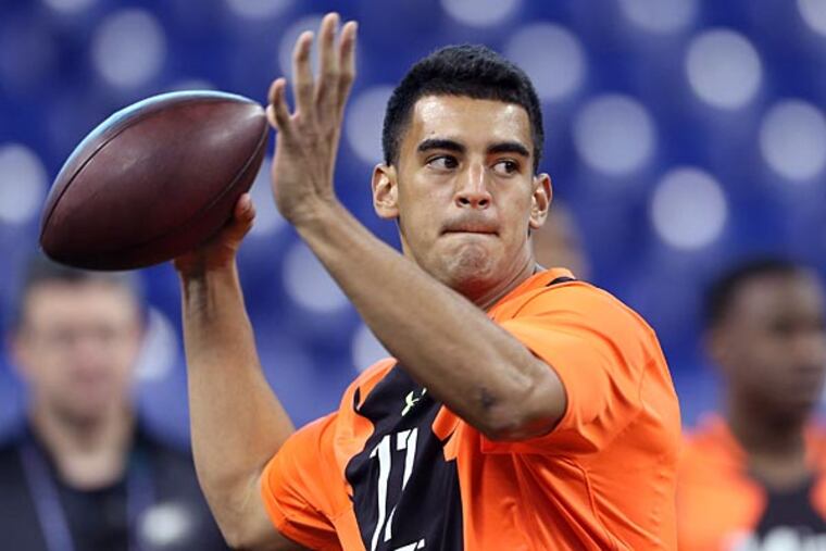 Oregon Ducks quarterback Marcus Mariota throws a pass during the 2015 NFL Combine at Lucas Oil Stadium. (Brian Spurlock/USA Today)