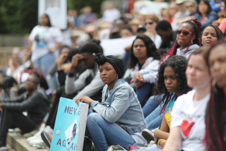 Hundreds #FillTheSteps Against Violence on the Art Museum step organized by Inquirer and Daily News columnist Helen Ubinas Monday June 11, 2018. DAVID SWANSON / Staff Photographer