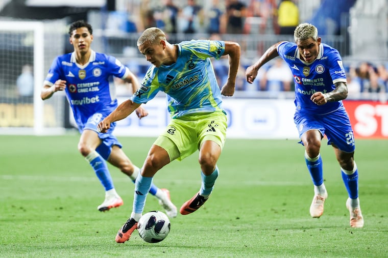 Cavan Sullivan (center) on the ball during the Union's Leagues Cup game against Cruz Azul.