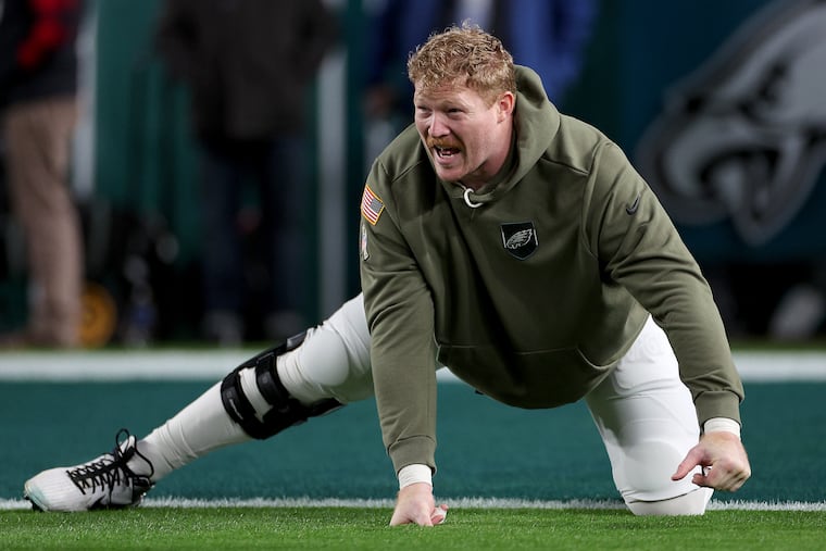Eagles center Cam Jurgens warms up prior to the game against the Detroit Lions at Lincoln Financial Field on Sunday.