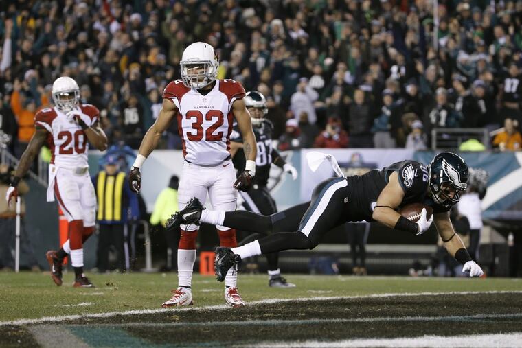 Philadelphia Eagles quarterback Carson Wentz has plenty of weapons he can turn to against the Arizona Cardinals, particularly red-hot tight end Zach Ertz.