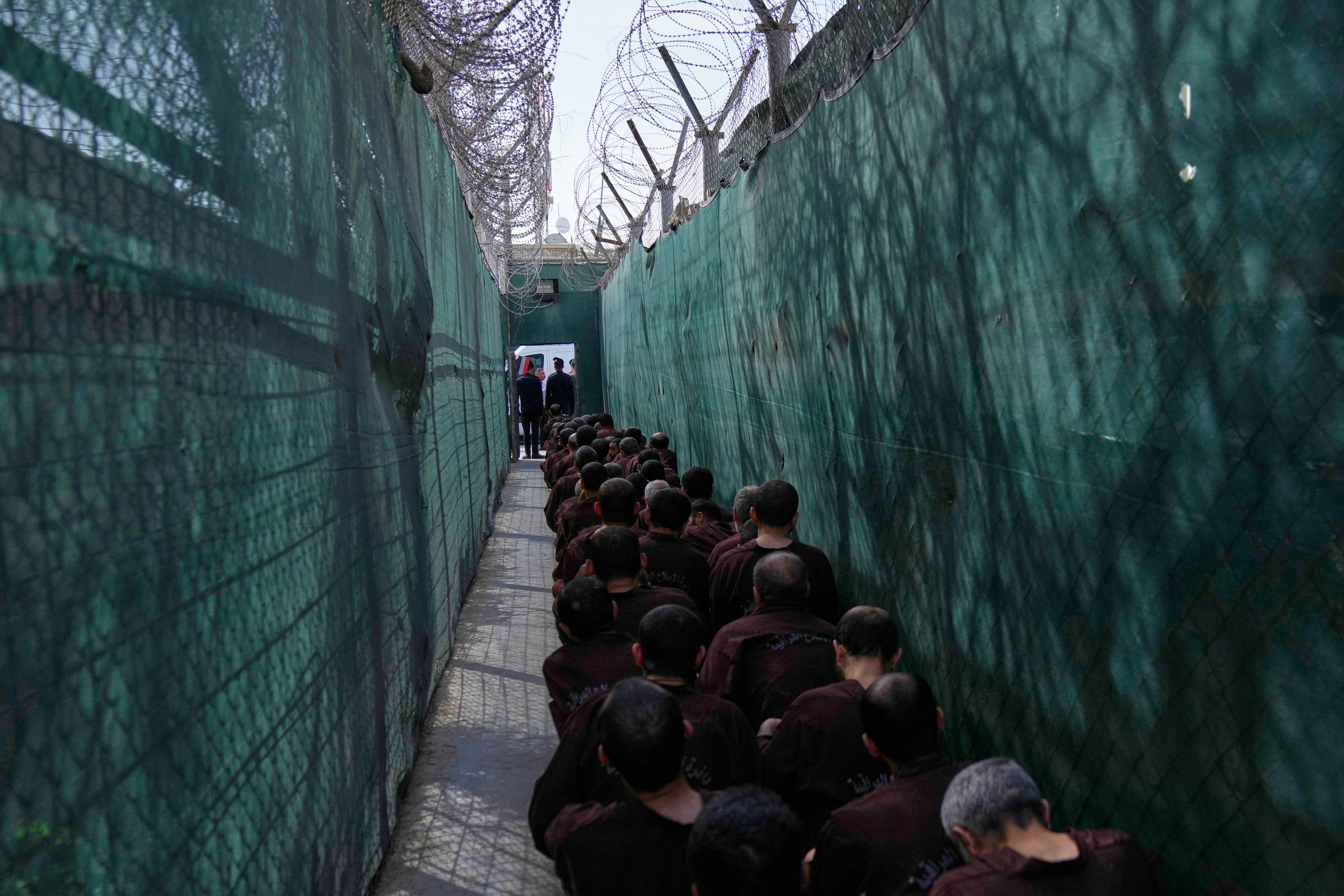 Iraq rejects Syrian request to repatriate 4,000 suspected IS detainees, official says