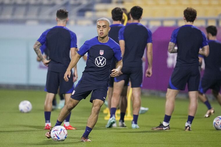 Sergiño Dest (center) is one of many players with unfulfilled potential on the U.S. men's World Cup team.