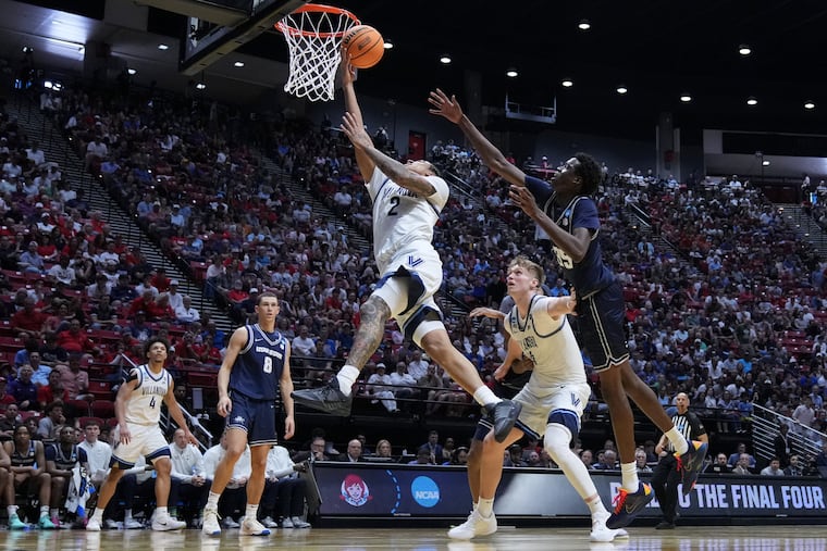 Bryce Lindsay's (center) 25 points were not enough in Villanova's loss to ninth-seeded Utah State in San Diego on Friday.