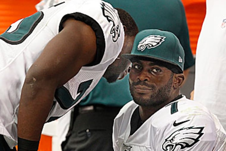 Michael Vick and LeSean McCoy returned to the practice field Tuesday for the first time since suffering concussions last month. (Ron Cortes/Staff Photographer)
