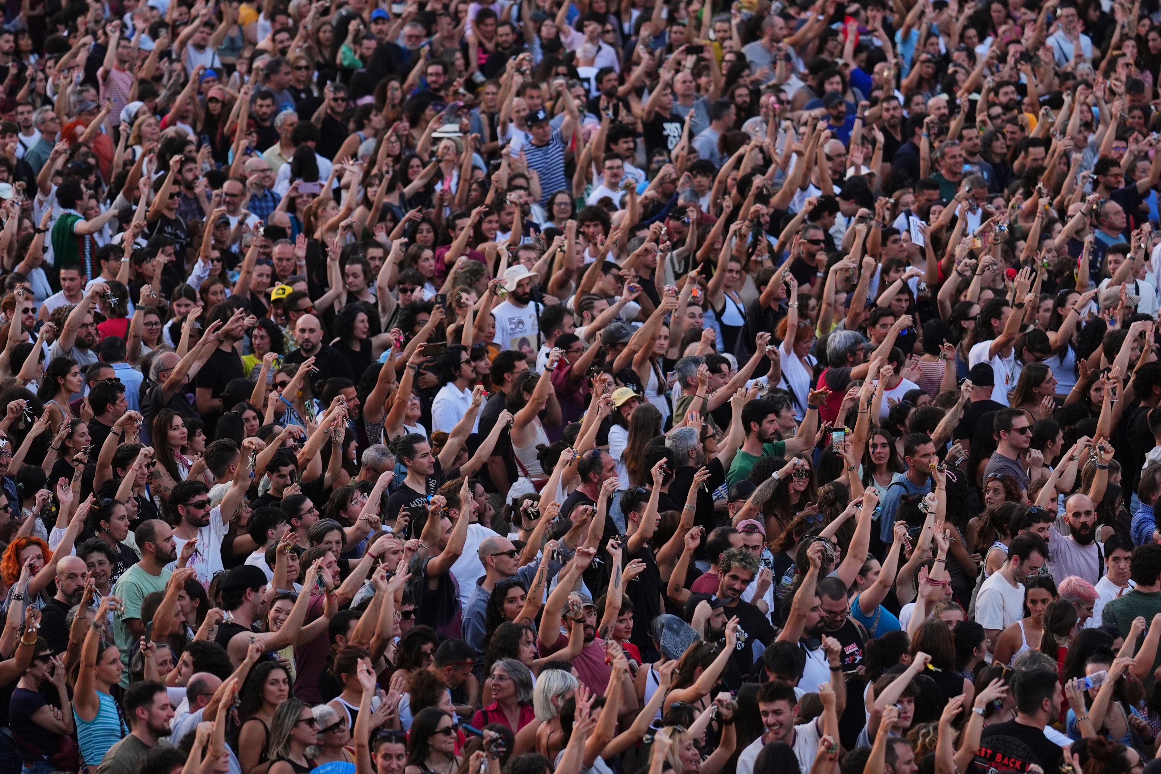 Tens of Thousands Protest Housing Crisis in Madrid Following Eviction
