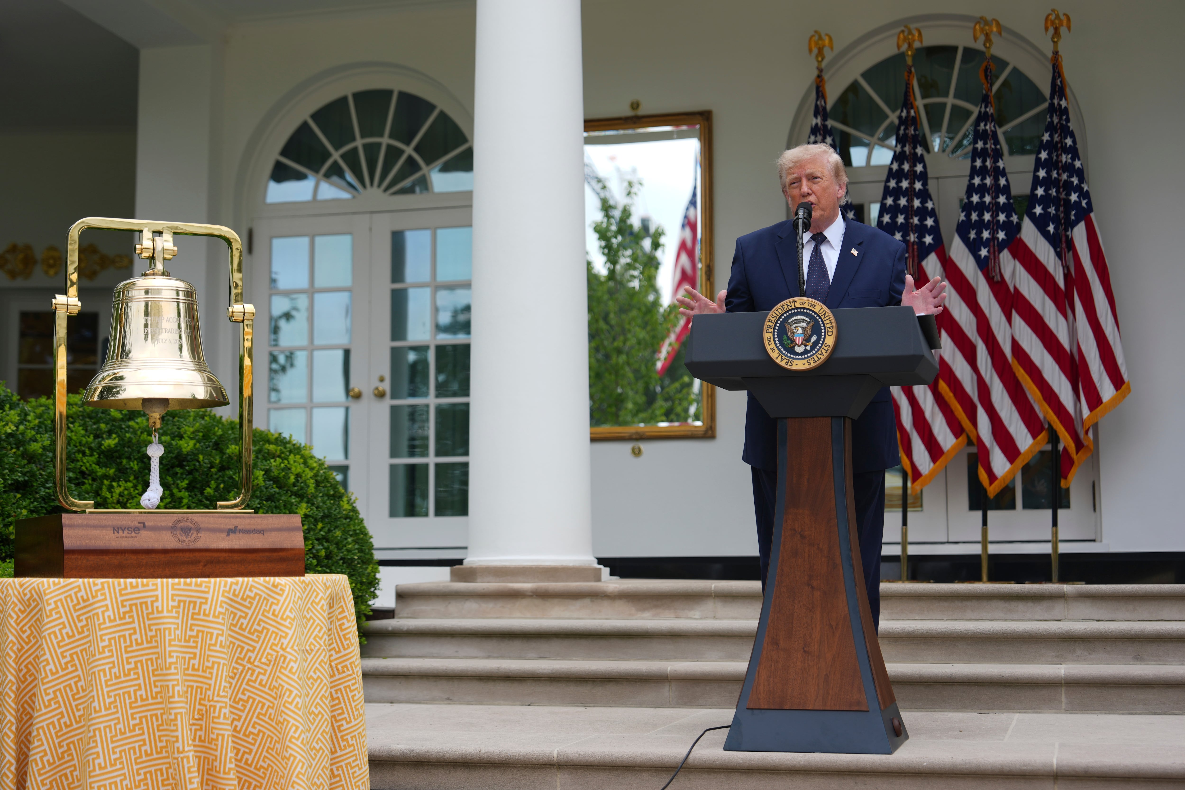 Trump says he's building a White House helipad for a new, more powerful Marine One