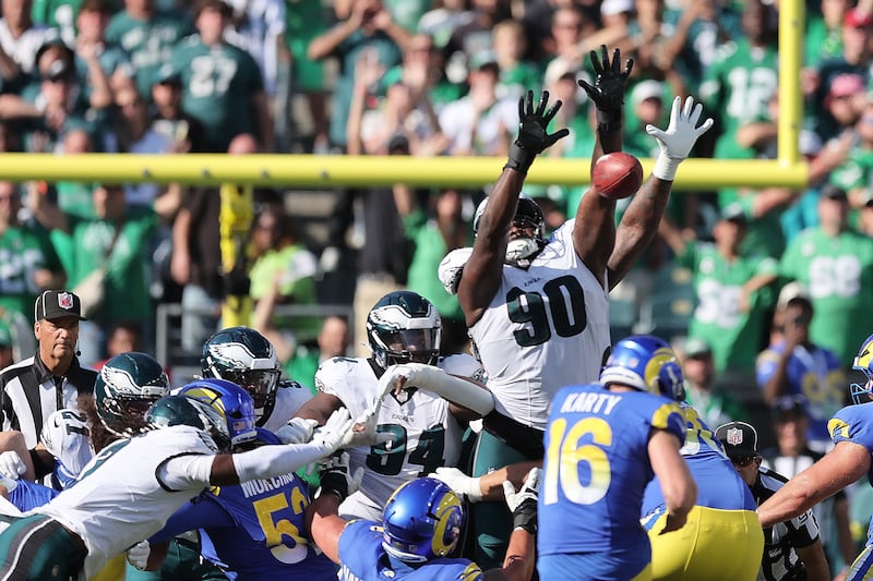 Eagles shock the Rams with two blocked field goals in comeback victory