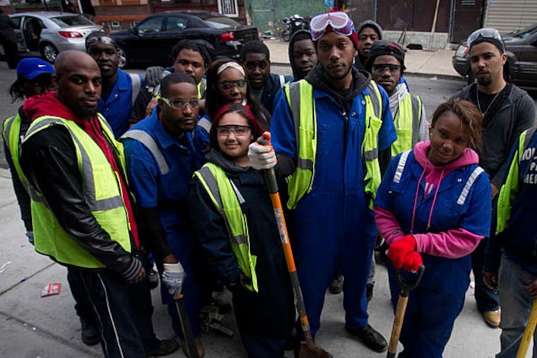 Philly Future Trackers gather near 30th and Master. (ALEJANDRO A. ALVAREZ / STAFF PHOTOGRAPHER)