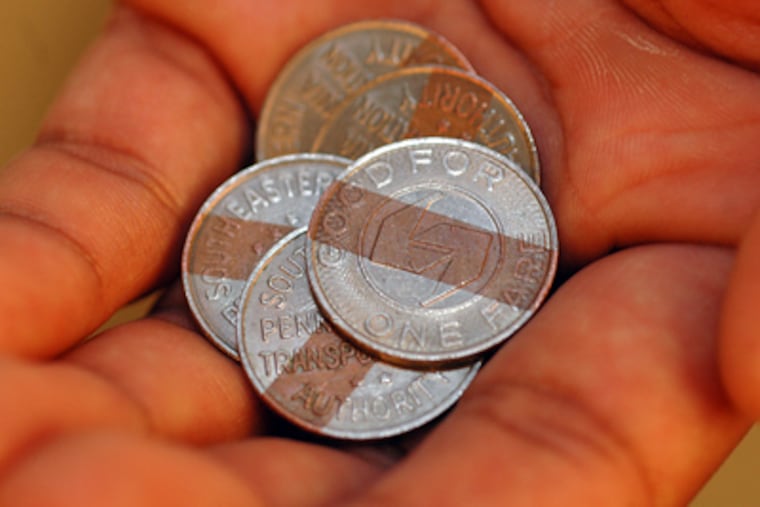 With smart-card technology, SEPTA riders would no longer need exact change, or to root around for tokens, or have an expired pass. (James Heaney / Staff Photographer)
