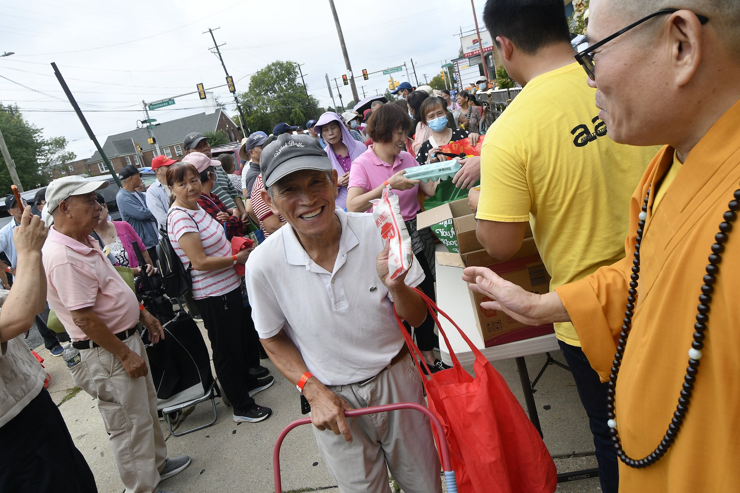 Philly food drive supports Chinese immigrants while raising awareness about SNAP cuts and a plan to tax the wealthy