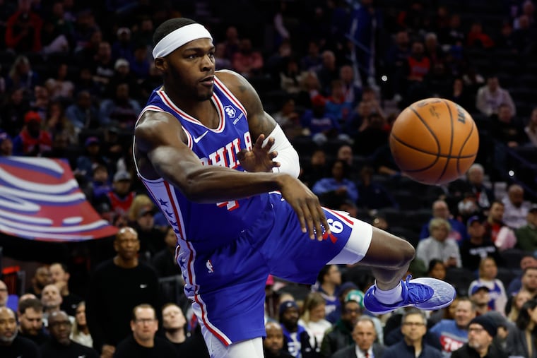 Sixers forward Paul Reed passes against the Washington Wizards on Dec. 11.