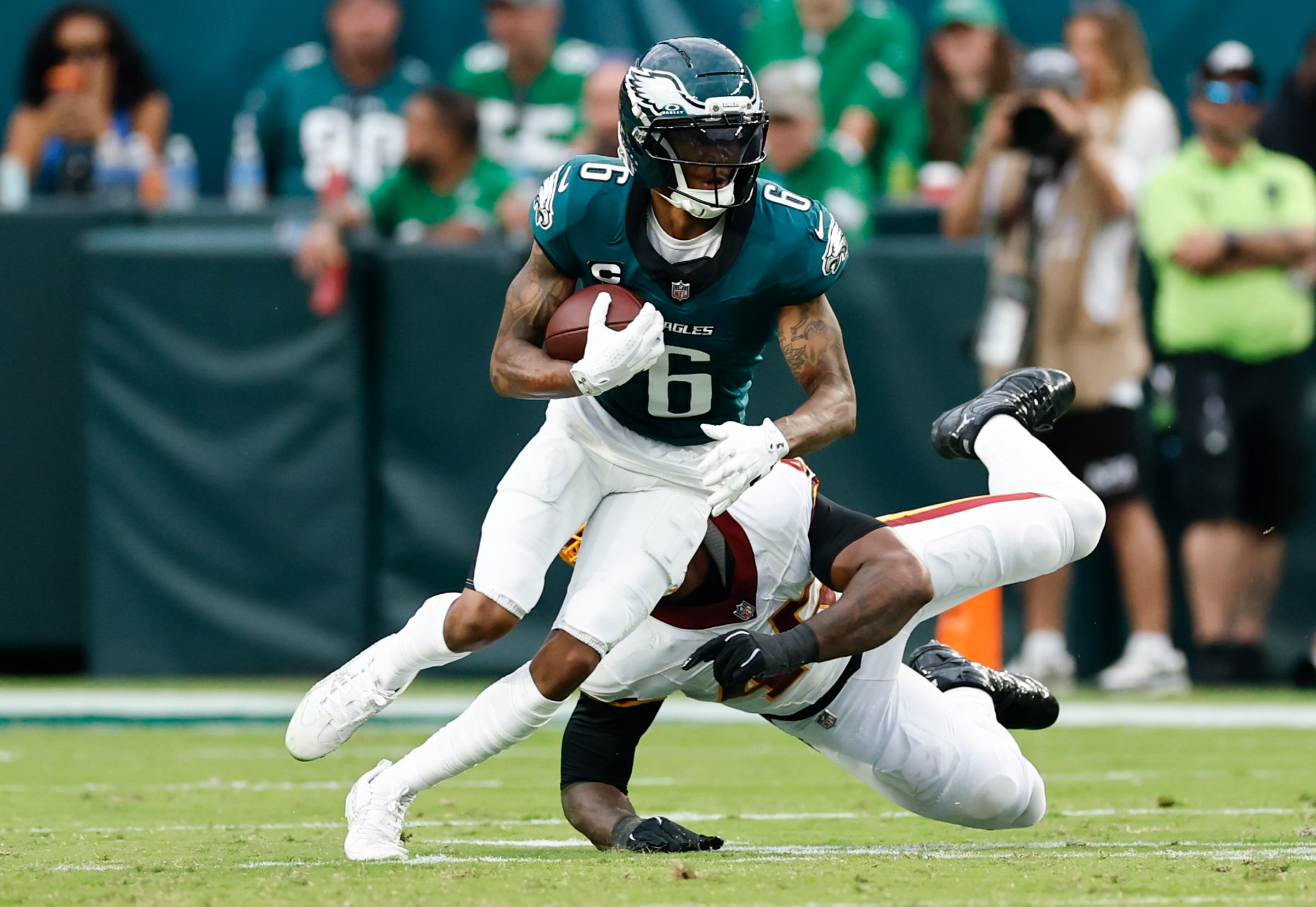 Eagles get positive injury news with wide receiver DeVonta Smith, edge rusher Jonathan Greenard set to return Sunday