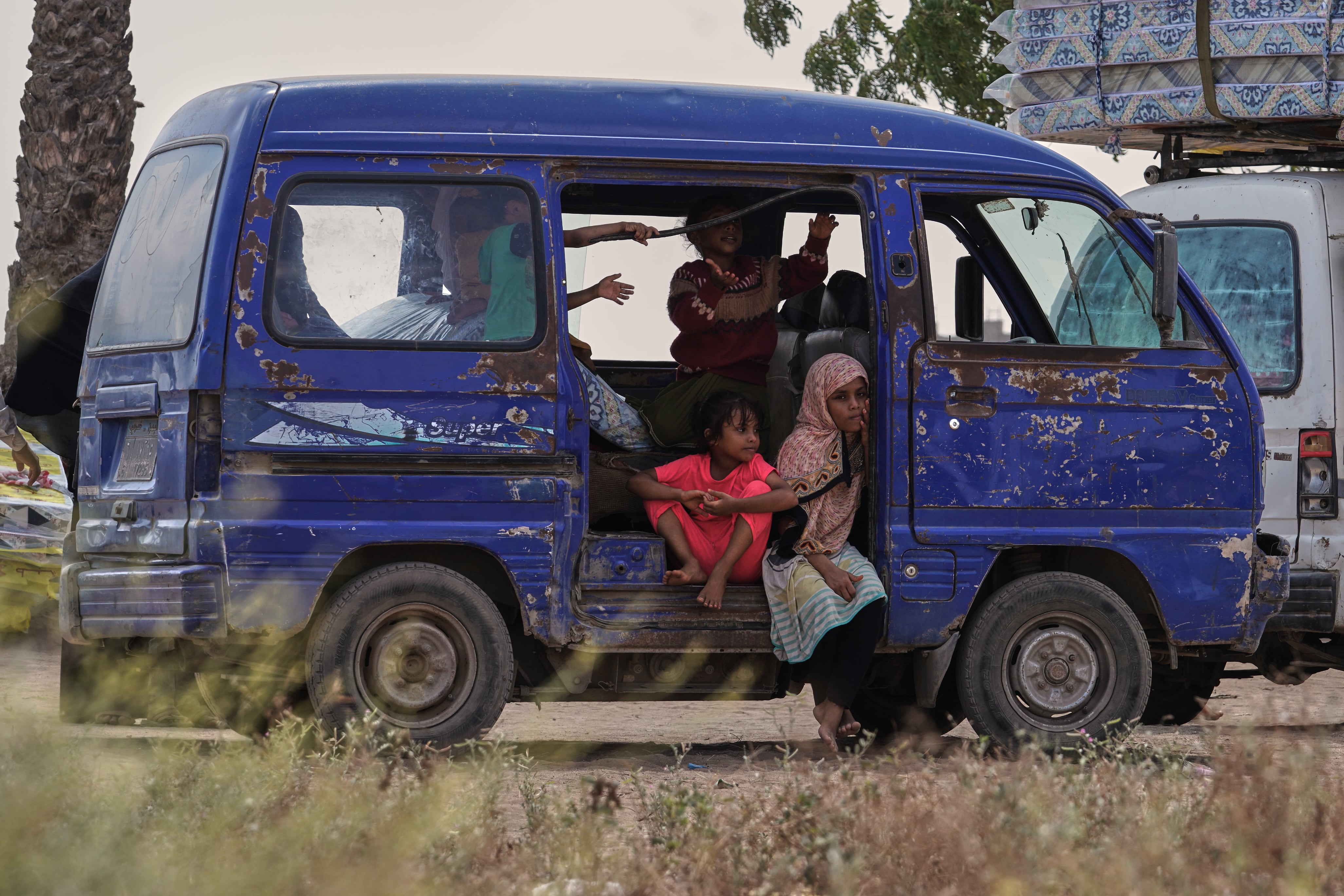 Saudi-led Coalition Urges Sanaa Evacuations Ahead of ‘Operations’; Houthis Threaten Retaliation