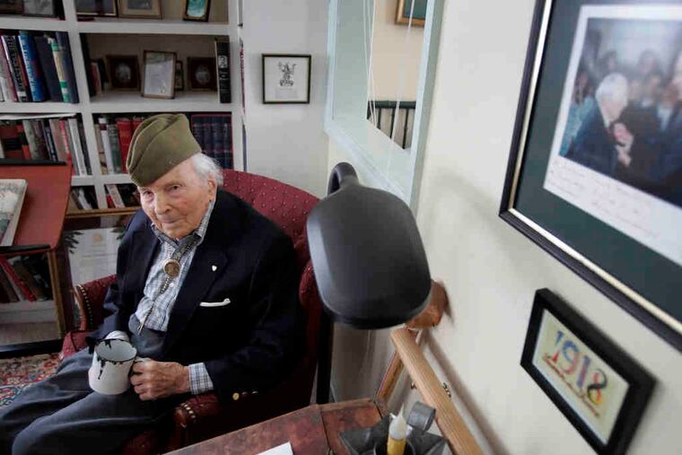 Frank Woodruff Buckles in his home in Charles Town, W.Va., in 2009. "I never thought I'd be the last one," he said.