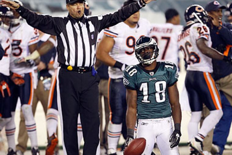 Jeremy Maclin dropped a key fourth-down pass in the Eagles' loss to the Bears on Monday night. (Yong Kim/Staff Photographer)