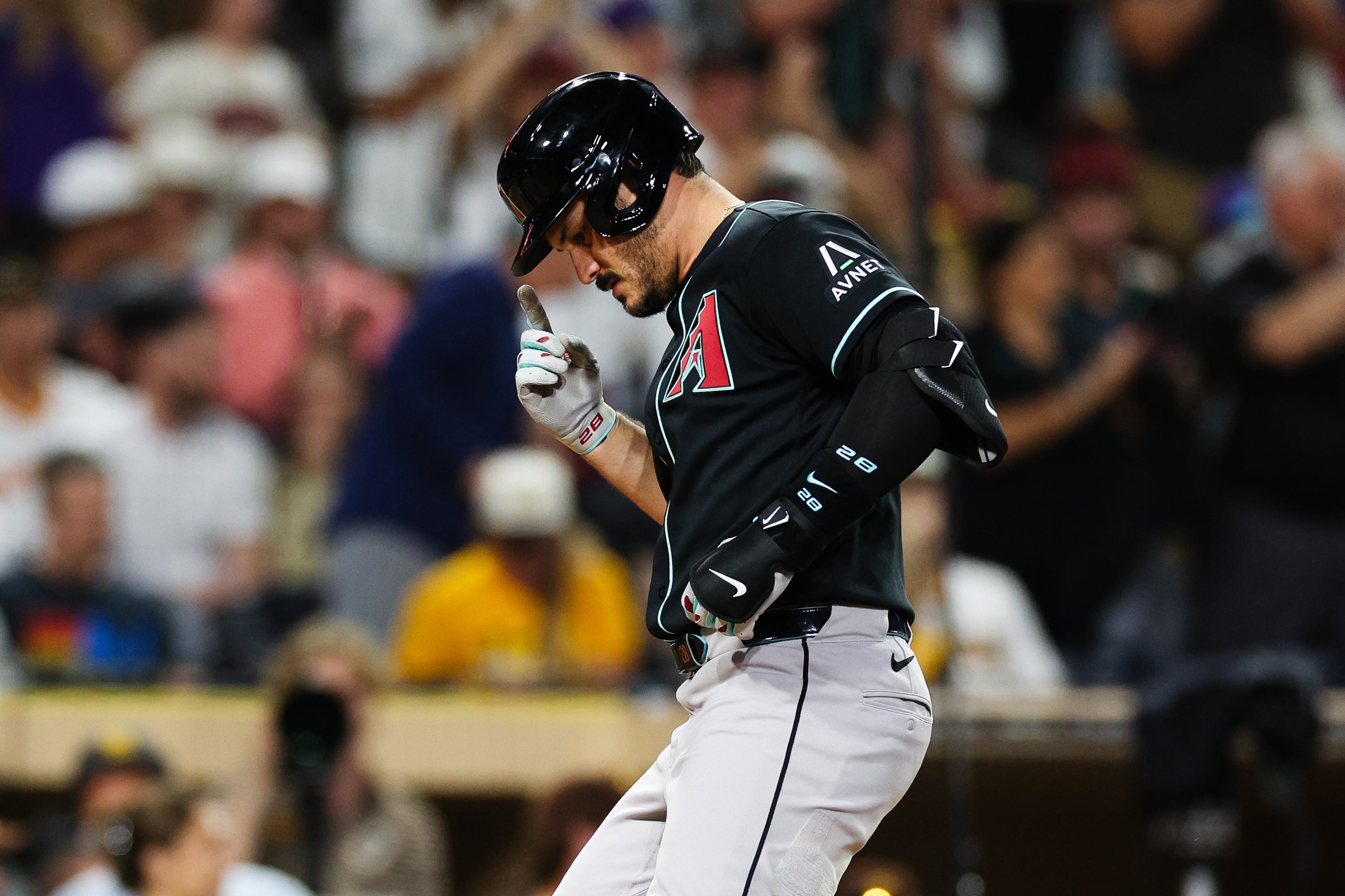 Arenado homers, Kelly pitches 7 strong innings as Diamondbacks beat Padres 3-1 to split series