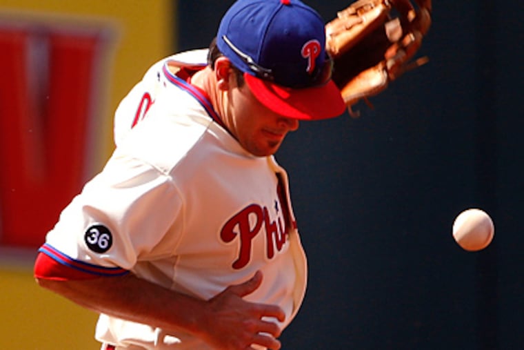 Greg Dobbs is batting .150 in the 2010 season. (Ron Cortes / Staff Photographer)