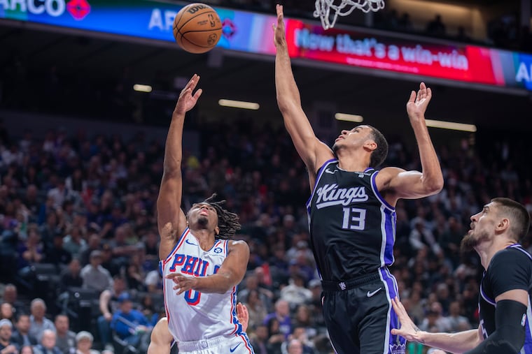 Sixers guard Tyrese Maxey got very little help in Monday's loss to the Sacramento Kings. He scored 26 of his game-high 29 points in the first half.