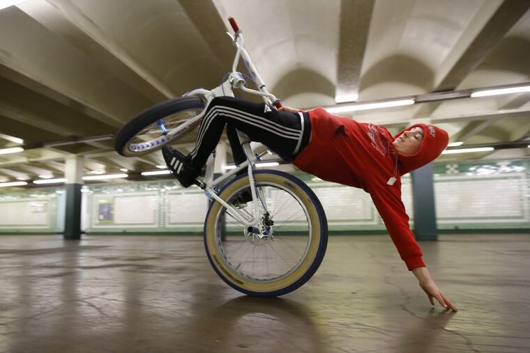 Corey Murray demonstrates the draggin’ trick in the SEPTA Walnut-Locust Station.