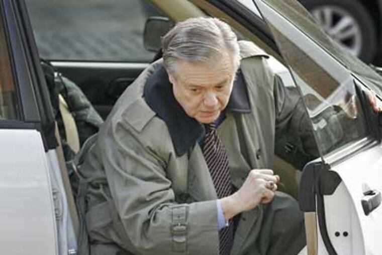 Former State Sen. Vincent J. Fumo arrives at the U.S. Courthouse in Philadelphia this morning. (Alejandro A. Alvarez / Staff Photographer)