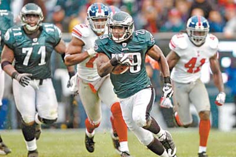 Eagles running back LeSean McCoy scored on a 66-yard run against the Giants earlier this season. ( Clem Murray / Staff Photographer )